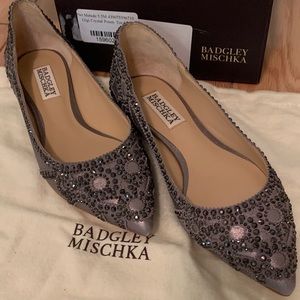 NWT! Badgley Mischka Pewter Gigi Flats